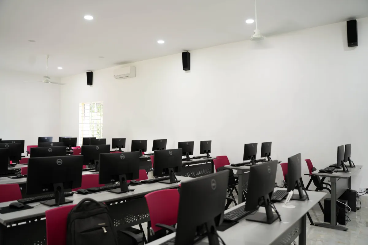 បន្ទប់កុំព្យូទ័រ